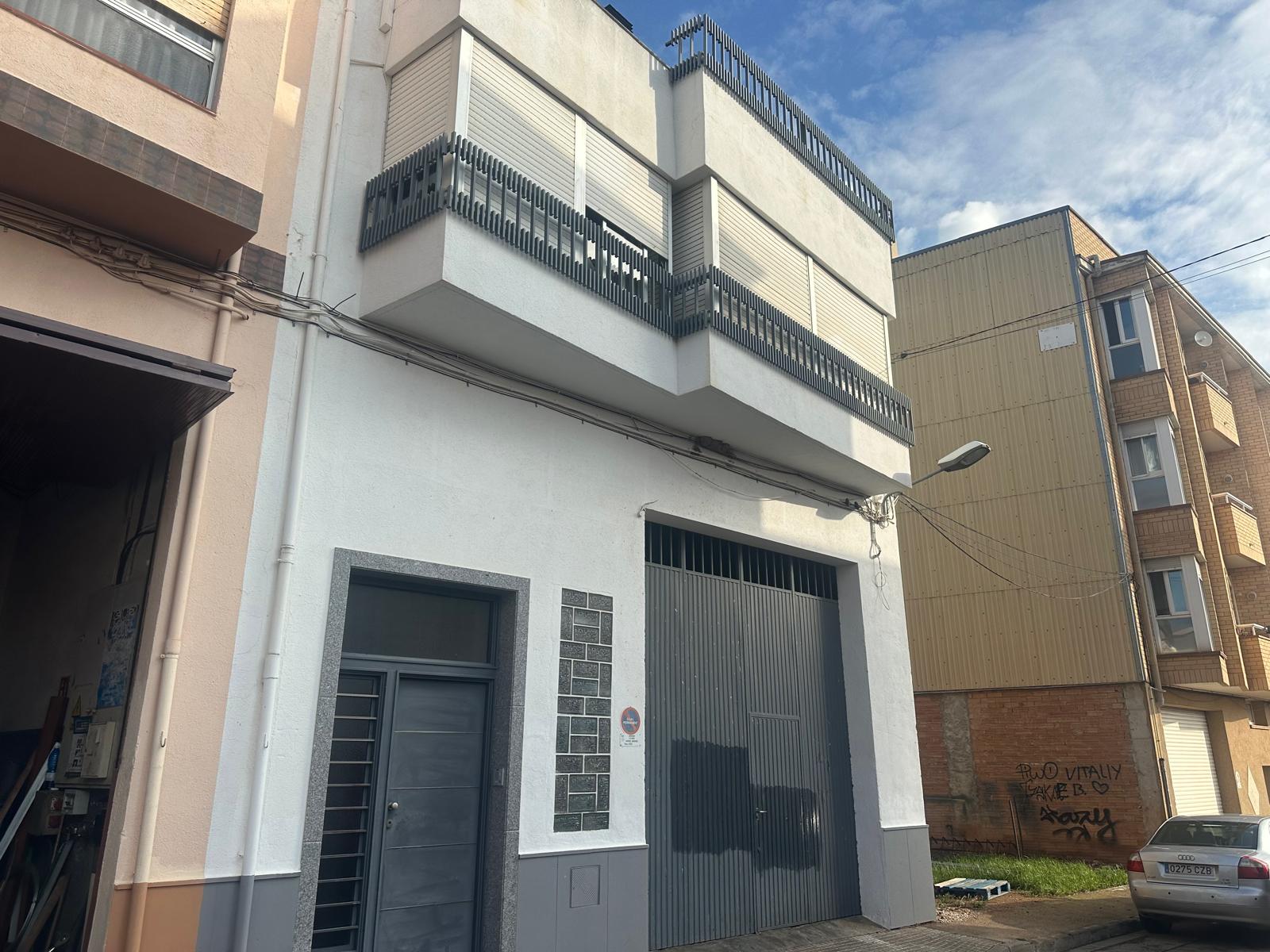 Vivienda con almacén en Alcanar (Tarragona) – 100% propiedad - Calle Aspirant Sant Jordi nº 15 miniatura 2