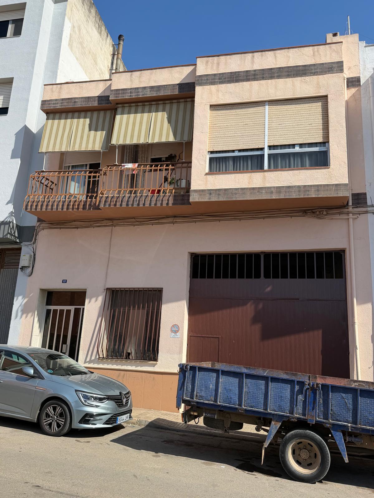 Casa Vivienda con Almacén en Alcanar (Tarragona) 100% Propiedad. Calle Aspirant Sant Jordi Numero 13