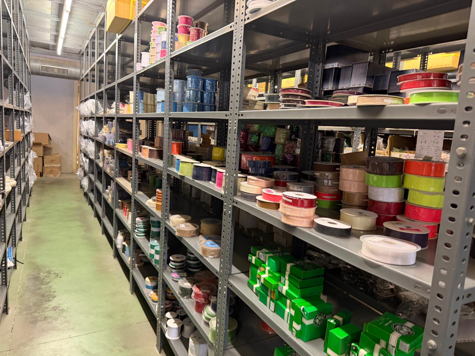 VENTA DE STOCK DE MATERIAL DE MERCERIA , COSTURA, ARTICULOS TEXTILES,GENEROS DE PUNTO. miniatura 15