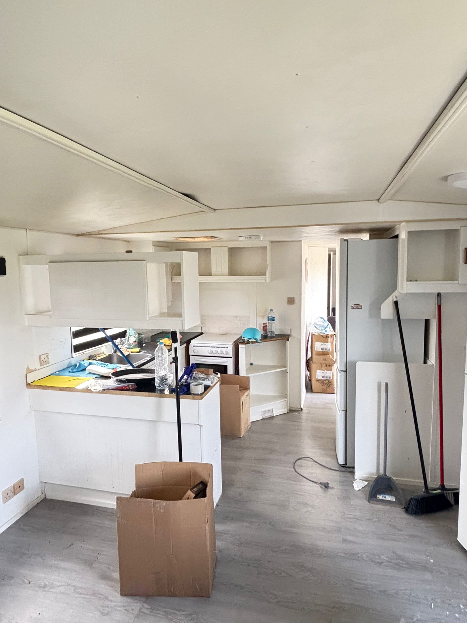 Mobile Home de 48 m² totalmente equipada con 3 habitaciones y baño completo (VALENCIA) miniatura 5