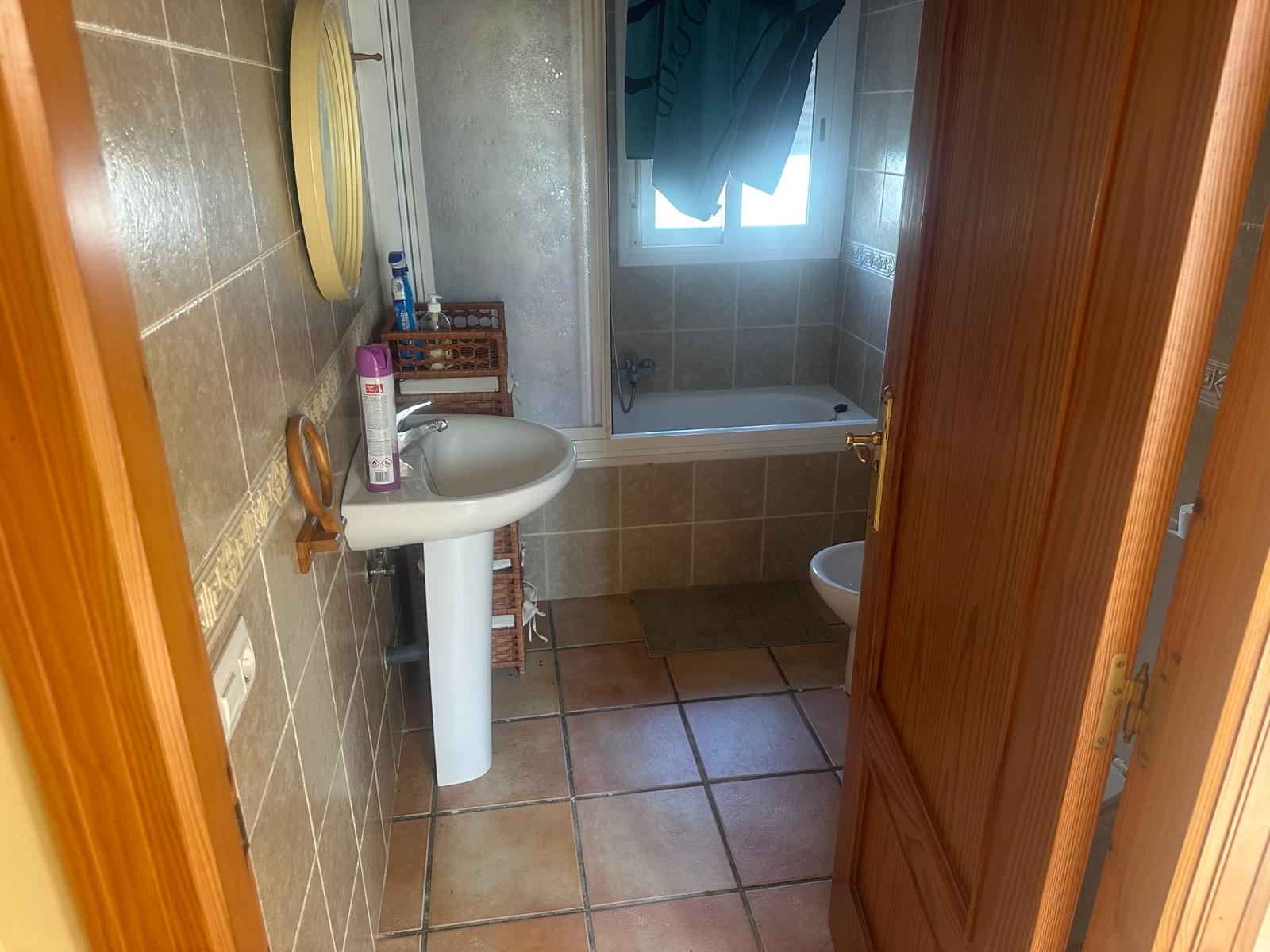 Venta del 50% indiviso de CHALET URBANO - Calle Ralinga nº 1, Vinaròs (Castellón).