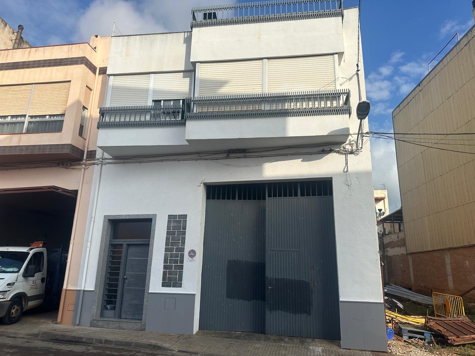 Vivienda con almacén en Alcanar (Tarragona) – 100% propiedad - Calle Aspirant Sant Jordi nº 15