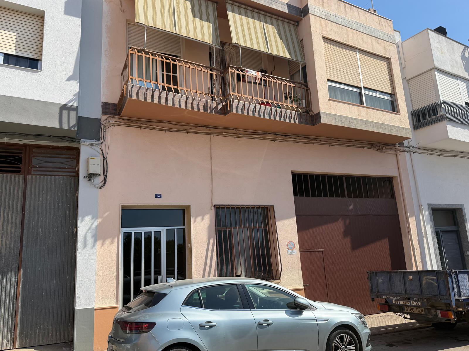 Casa Vivienda con Almacén en Alcanar (Tarragona) 100% Propiedad. Calle Aspirant Sant Jordi Numero 13 miniatura 2